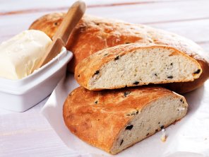 Francuski chleb z oliwkami i tymiankiem