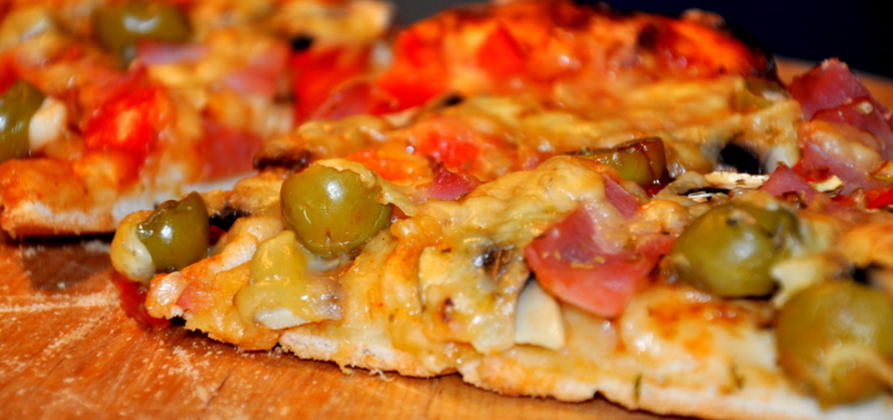 Szybka pizza z oliwkami (autor: monika111)