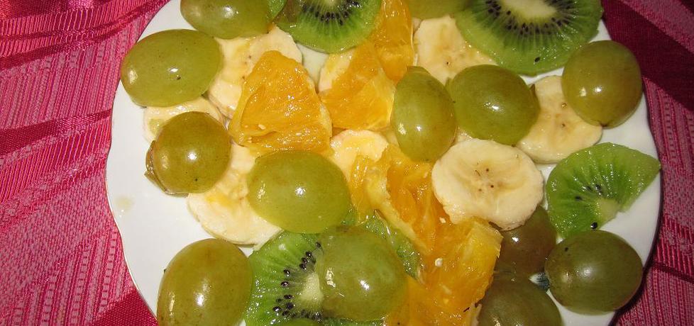 Sałatka owocowa z winogronem (autor: halina17)