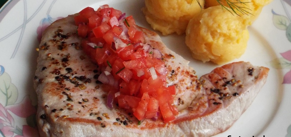 Stek z tuńczyka z salsą pomidorową (autor: jola91)