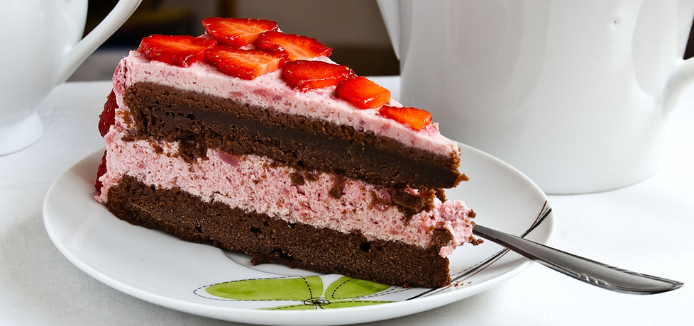 Tort czekoladowy kremem truskawkowym (autor: jozefinach ...