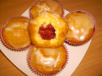 Lukrowane muffinki z różą