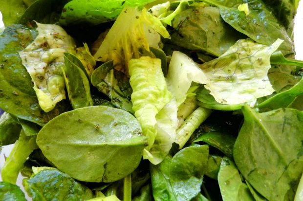 Przepis  zdrowa sałatka z zieleniny przepis