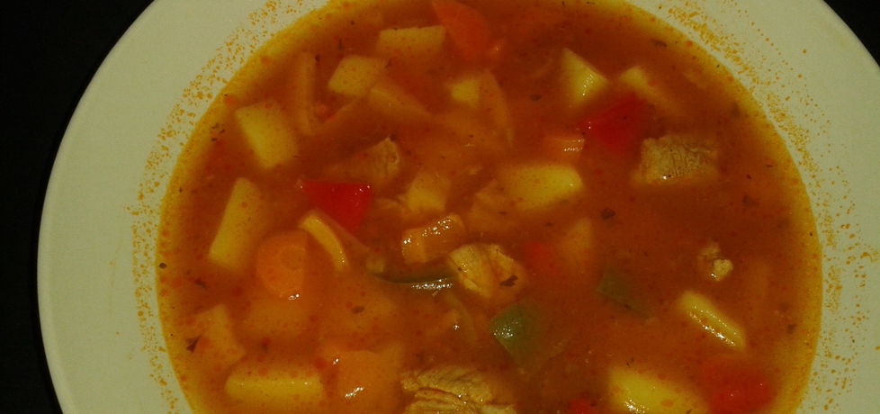 Pikantna zupa gulaszowa (autor: asienka15)