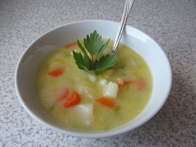 Kremowa zupa z białych szparagów