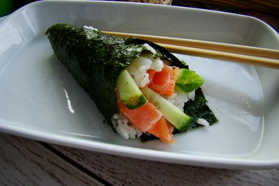Temaki sushi udomowione