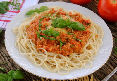 Spaghetti w sosie mięsno –pomidorowym