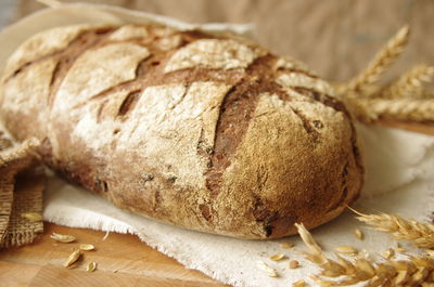 Chleb pszenny na zakwasie z karmelizowaną cebulką ...