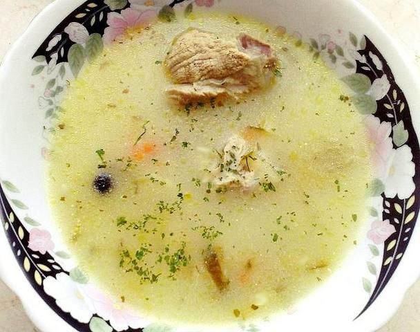 Sposób przygotowania: zupa ogórkowa na żeberkach. gotujmy.pl