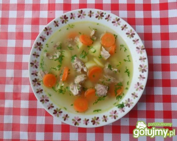 Jak przygotować zupa jarzynowa z mięsem? gotujmy.pl