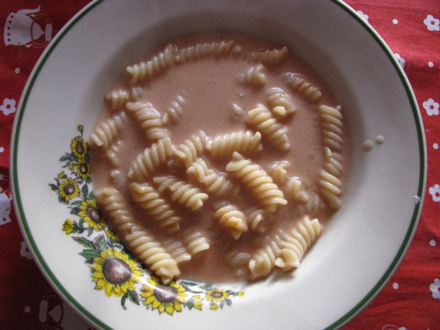 Przepis  zupa pomidorowa na niedzielnym rosole przepis