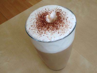 Domowe waniliowe cafe latte