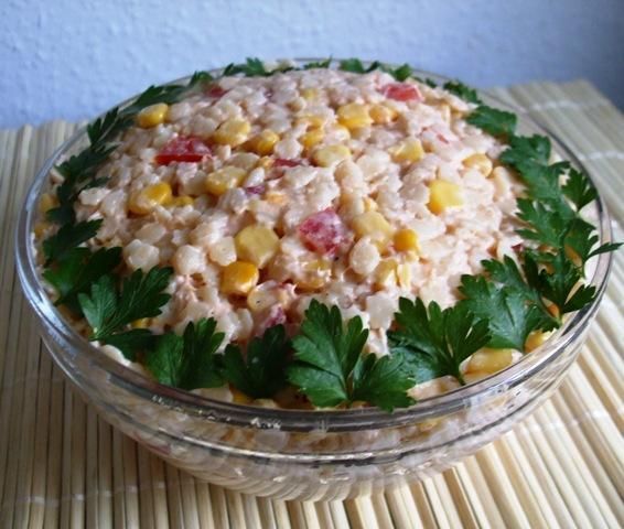 Przepis  delikatna salatka z tunczykiem przepis