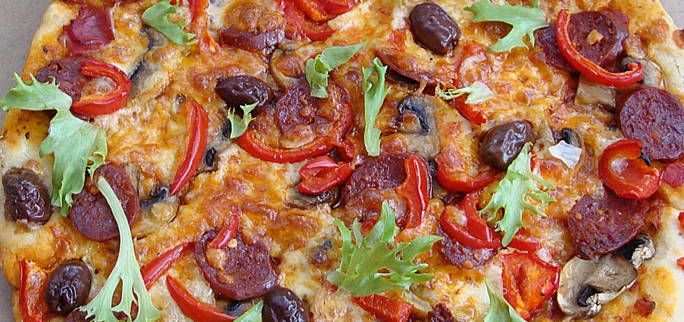 Pizza z chorizo oliwkami kalamata i mozzarellą (autor: 2milutka ...