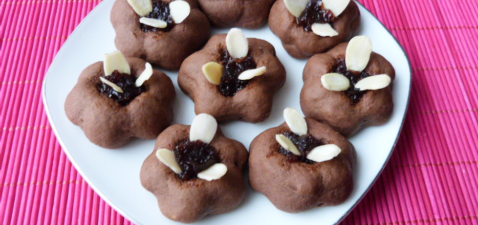 Kakaowe ciasteczka z marmoladą i migdałami (autor: renatazet ...