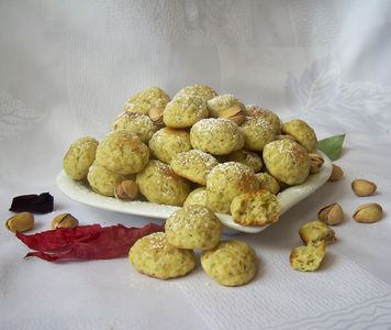 Ciasteczka di z mielonymi pistacjami