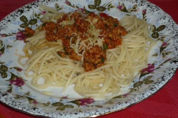 Przepis  spaghetti z papryką i natką pietruszki przepis