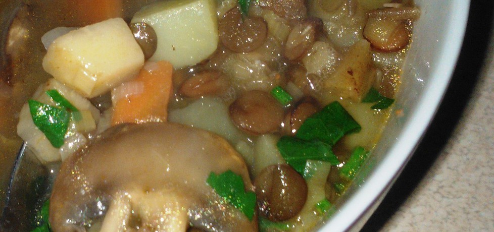 Lekka zupa z zielonej soczewicy (autor: leeaa)