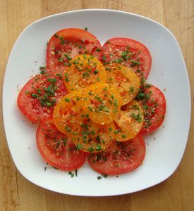 Sałatka z pomidorków ze szczypiorkiem