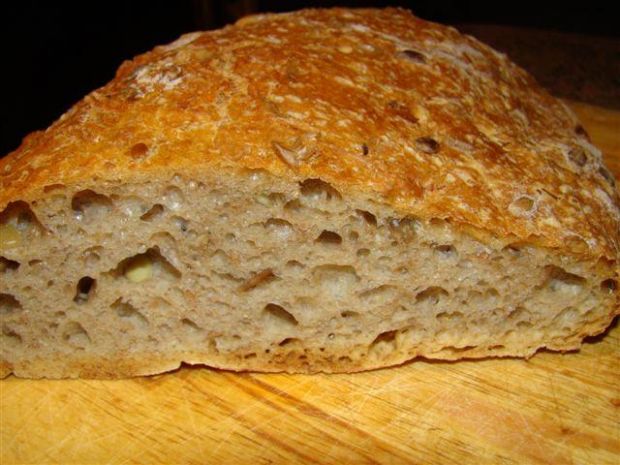 Przepis  chleb z ziarami z garnka przepis