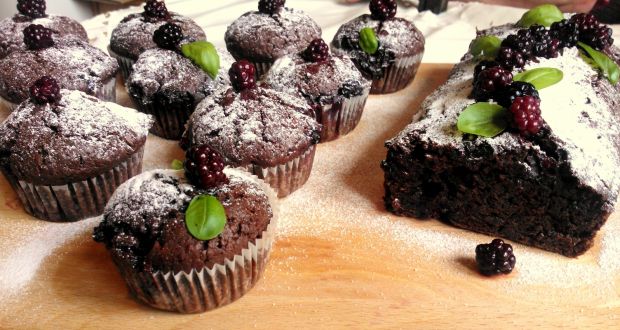 Przepis  muffinki czekoladowe z jeżynami przepis