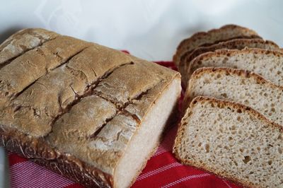 Chleb pszenny z kaszą jęczmienną na zakwasie