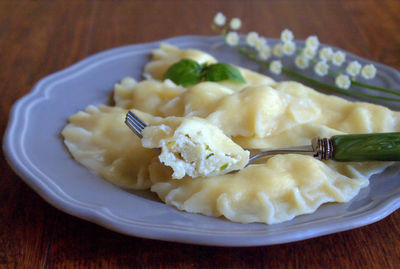 Pierogi ze szparagami i serkiem ricotta