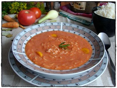 Gęsta zupa pomidorowa z ryżem