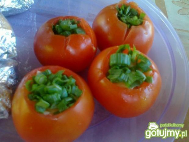 Przepis  grillowane pomidory z serem i ogórkiem przepis