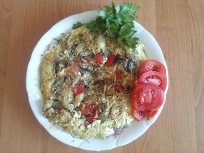 Pyszny omlet z warzywami i serkiem