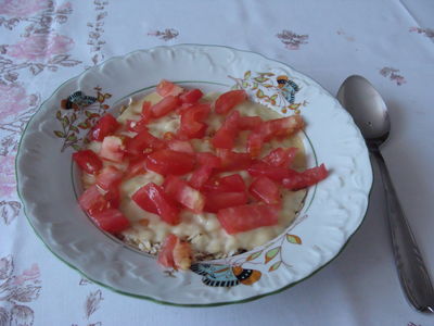 Owsianka z serem i pomidorem