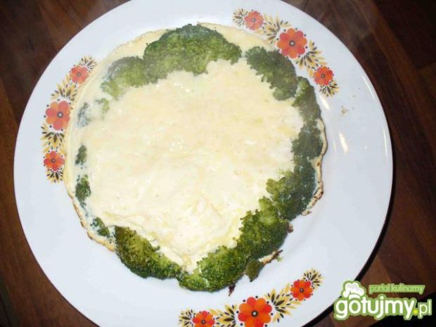 Przepis  serowy omlet z brokułami przepis