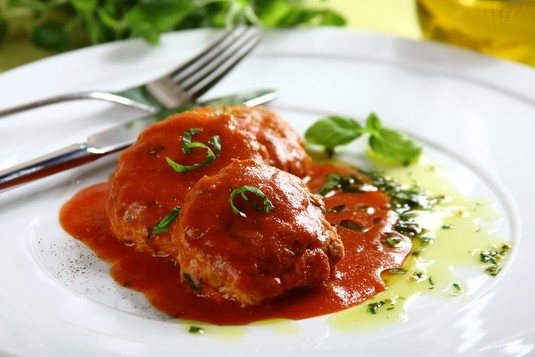 Serowe pulpeciki w sosie pomidorowym