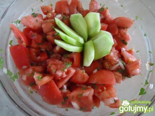 Przepis  sałatka pomidorowa z natką pietruszki przepis