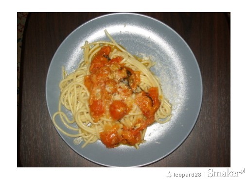 Spaghetti z sosem z pomidorów koktajlowych