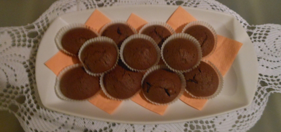 Muffiny czekoladowe z kawałkami gorzkiej czekolady (autor ...