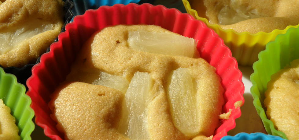 Muffinki kukurydziane z ananasem