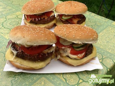 Przepis  domowe hamburgery z grilla przepis