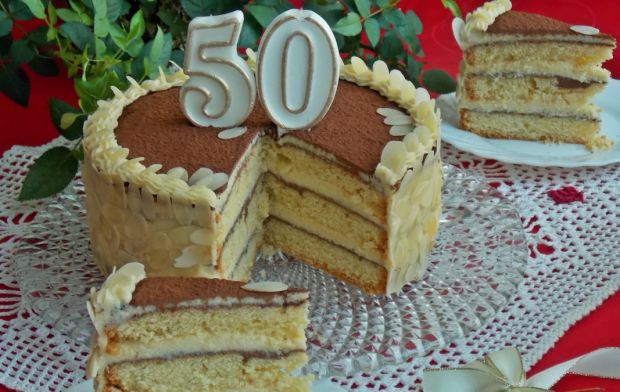 Przepis  tort migdałowy na urodziny przepis