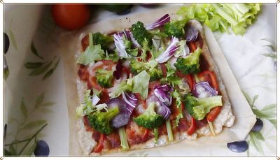 Pizza wegetariańska na spodzie jaglano