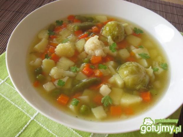 Zupy: zupa jarzynowa z mrożonych warzyw