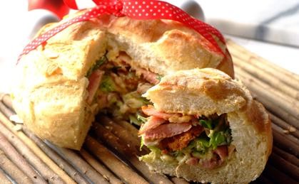 Sandwich na niedzielny piknik