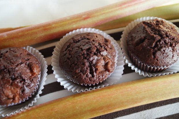 Przepis  muffinki kakaowe z rabarbarem przepis