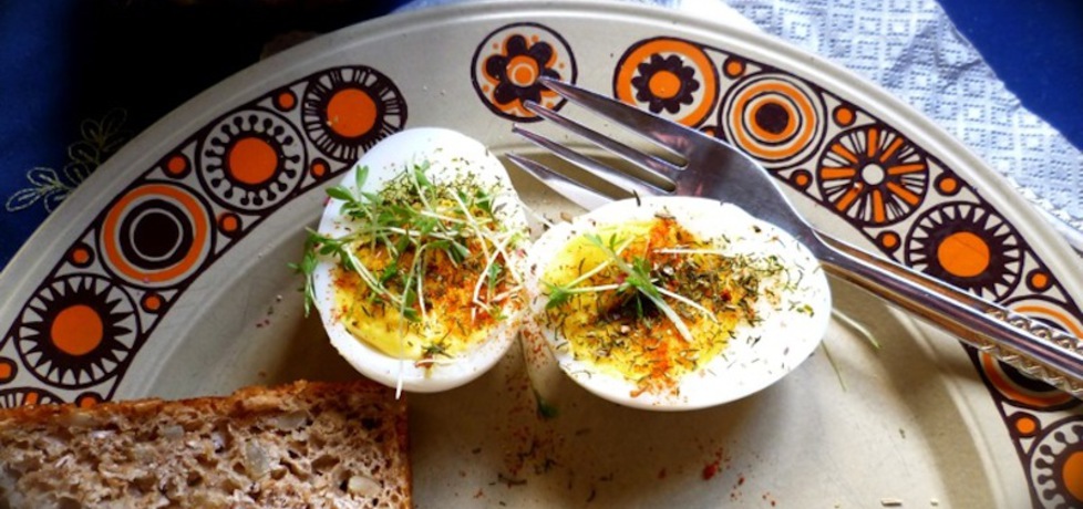 Jajko z guacamole i z ćwikłą z chrzanem (autor: monikatwin ...
