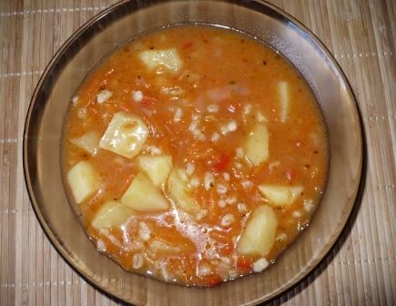 Zupa marchewkowo  paprykowa z pęczakiem przepis