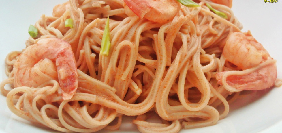 Soba noodles z krewetkami i czerwoną pastą curry (autor: niunia1 ...