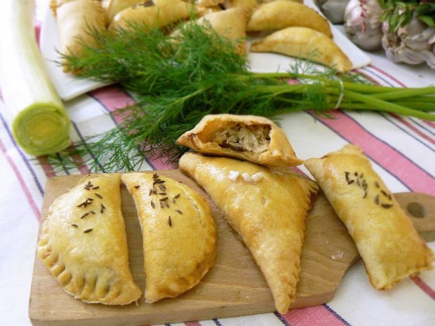 Przepis  pierożki pieczone z kapustą przepis