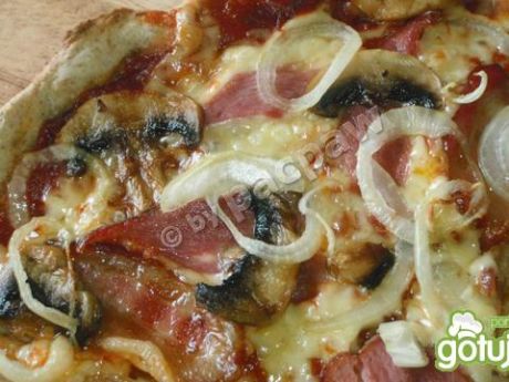 Przepis  piniowa pizza la mafia przepis