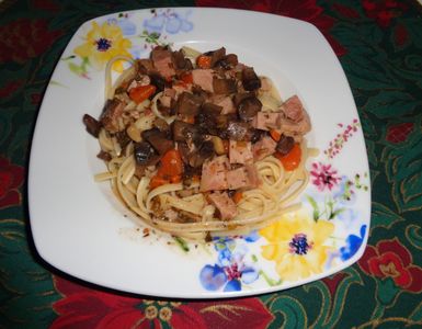 Spaghetti barilla z sosem pieczarkowym.