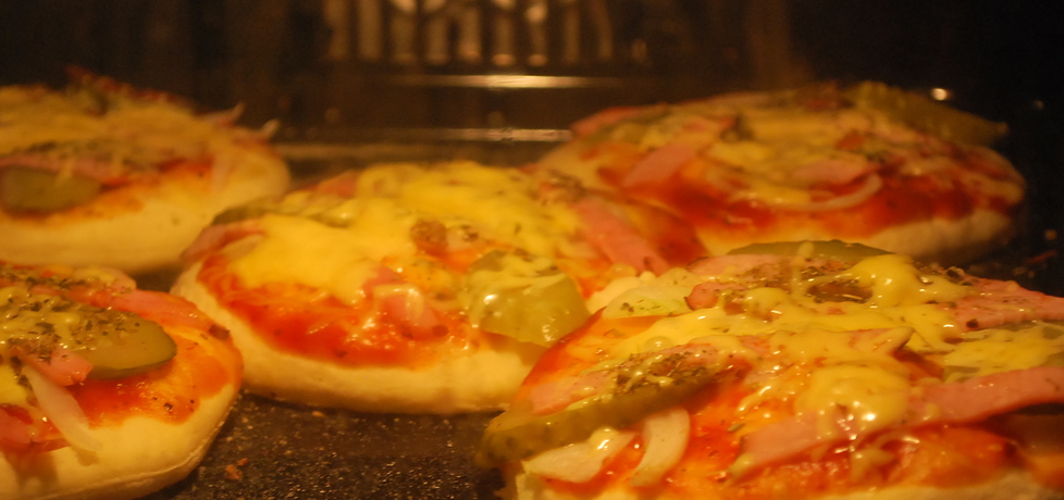 Pizza aromatyczna ( dodatki do pizzy ) (autor: dorotka0000025 ...